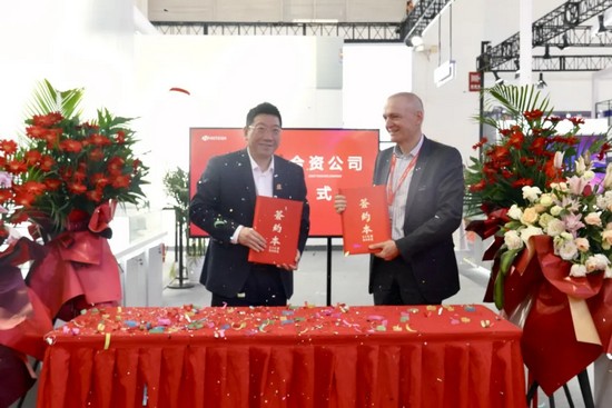 華工科技核心子公司華工激光攜手瑞士Synova，共拓水導(dǎo)激光新藍(lán)海